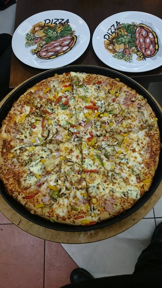 Farewell pizza in Warsaw :) -- Pożegnalna pizza :) jak widać…