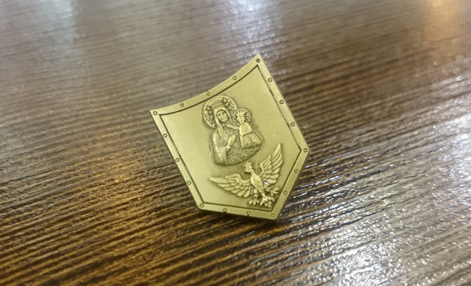 Ryngraf z Królową Korony Polskiej i Orłem w koronie z krzyżem.…