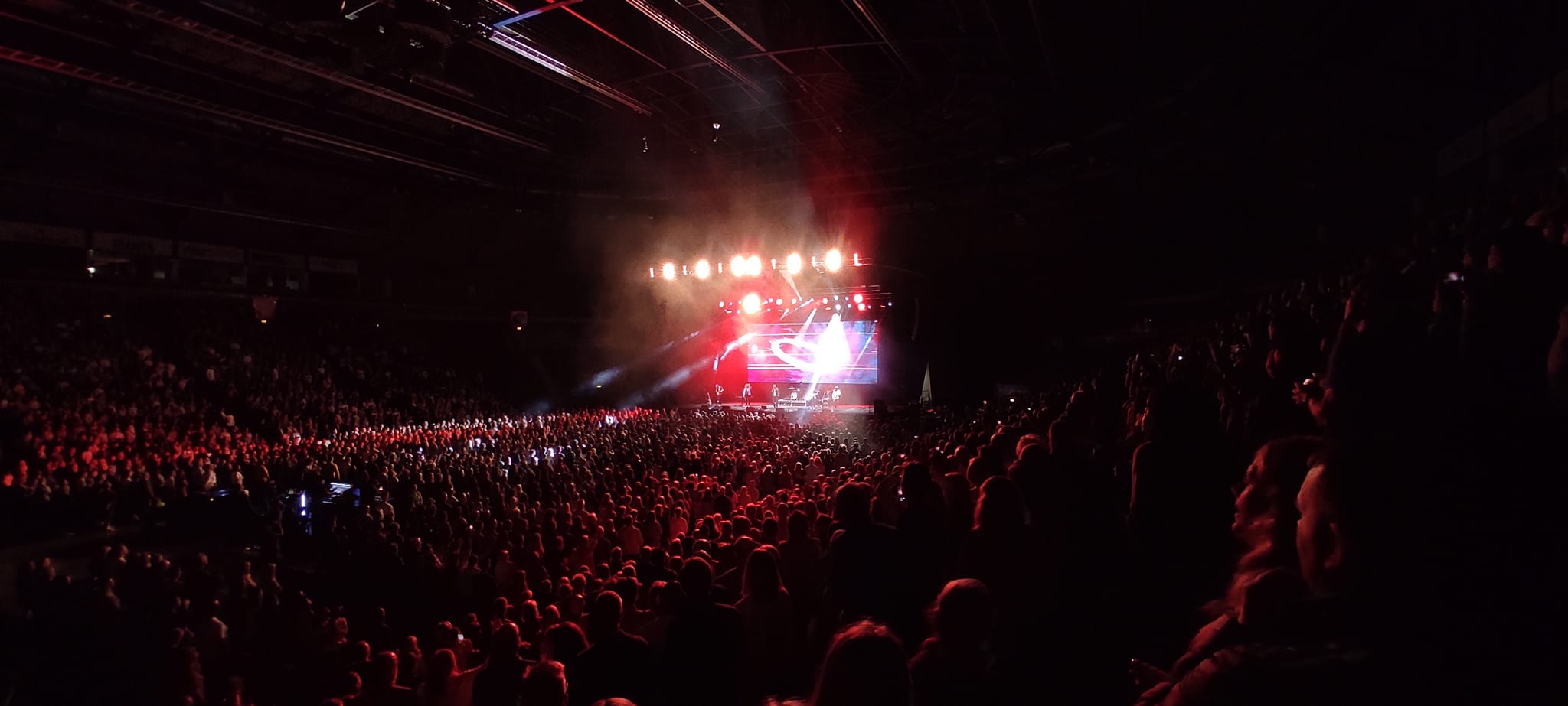 Piękny i długi ekumeniczny wieczór uwielbienia z Casting Crowns…
