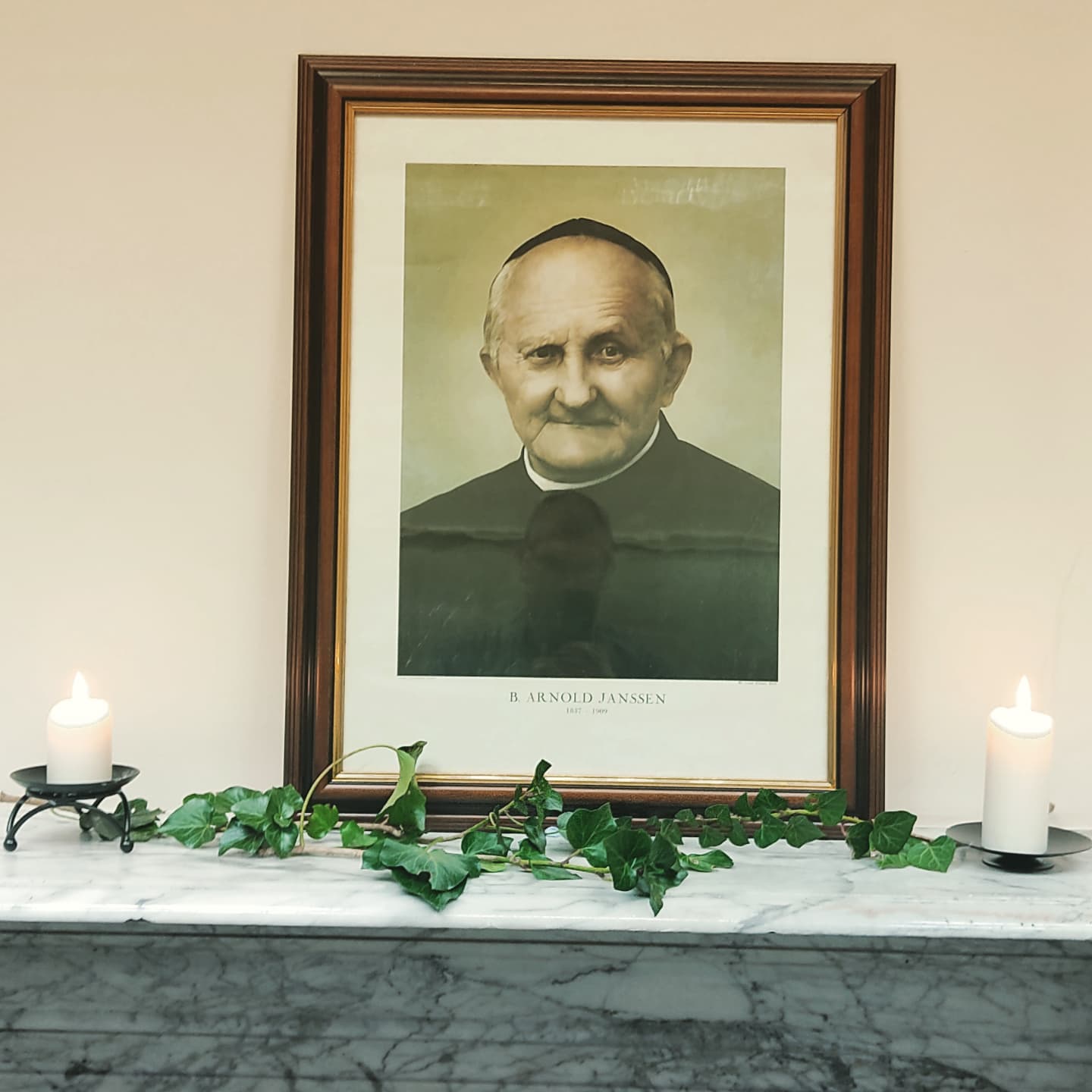 Miły początek dnia. W naszym domu SVD odwiedziła nas jedyna w…