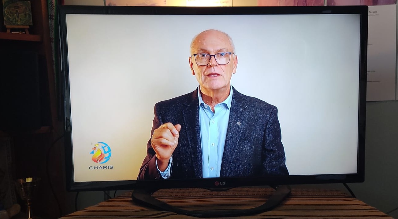 W czwartym tygodniu programu formacji integralnej CHARIS International Shayne Bennett ze wspólno