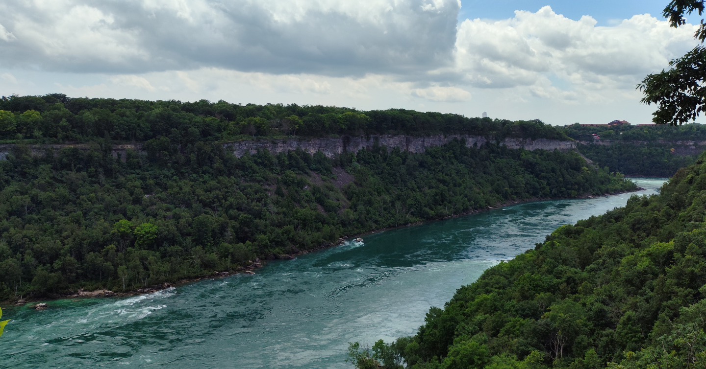 Nad rzeką Niagara, po drugiej stronie już USA 🇺🇸 ale…