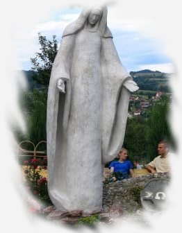 Figura Niepokalanej Matki Kościoła - Ruch Światło-Życie to Jej dzieło...
